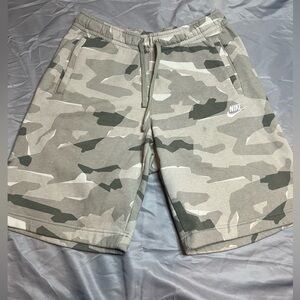 NIKE-Men’s sportswear Camo Shorts
